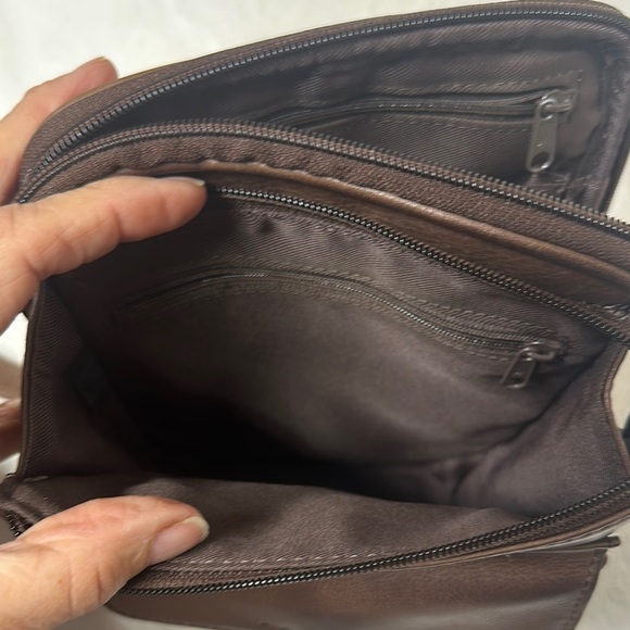 Fossil Brown Leather Crossbody Bag with Adjustable Strap - Picture 8 of 12